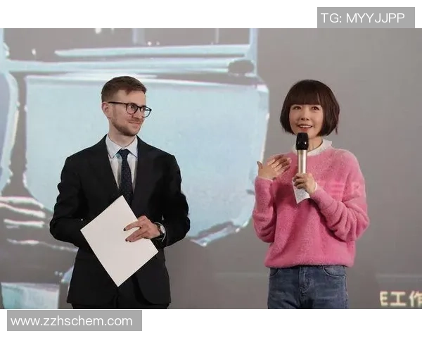 波兰光头足球明星的传奇故事与赛场风采解析